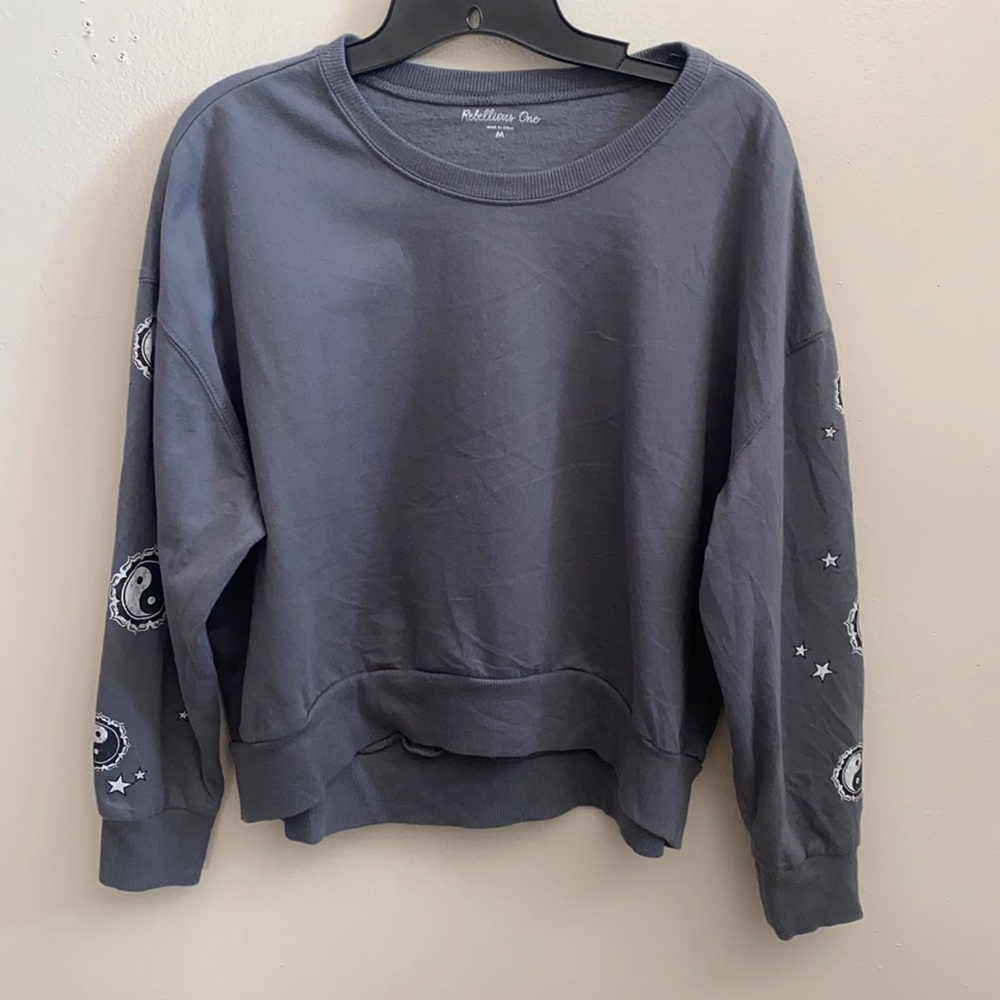 Rebellious One gray yin yang sweater women’s size M